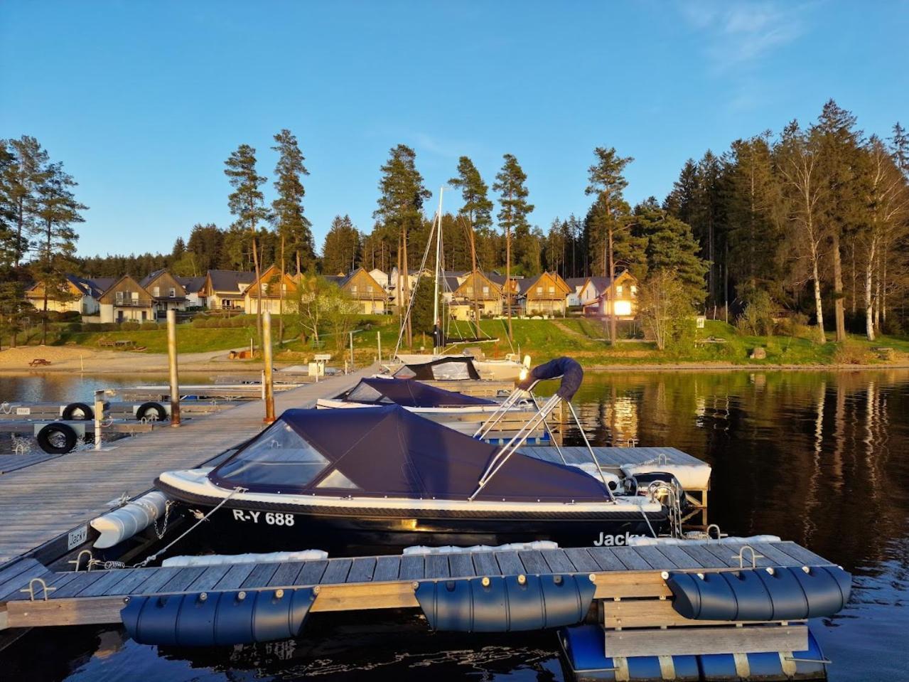 Deluxe Apartment Lipno - Lake Side Village, Frymburk Nad Vltavou Buitenkant foto